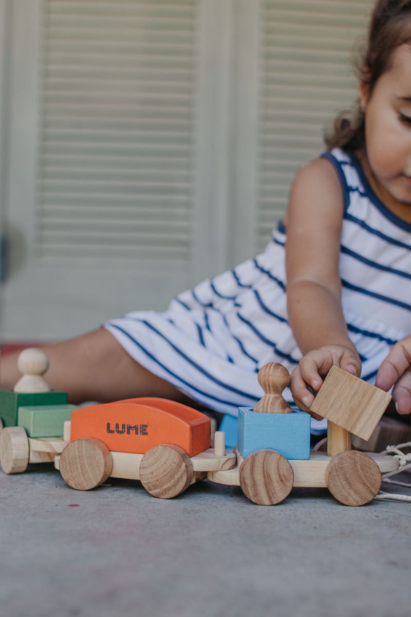 Carretinha de Transporte | Aluguel de brinquedos educativos por assinatura é com o Clube.toys!